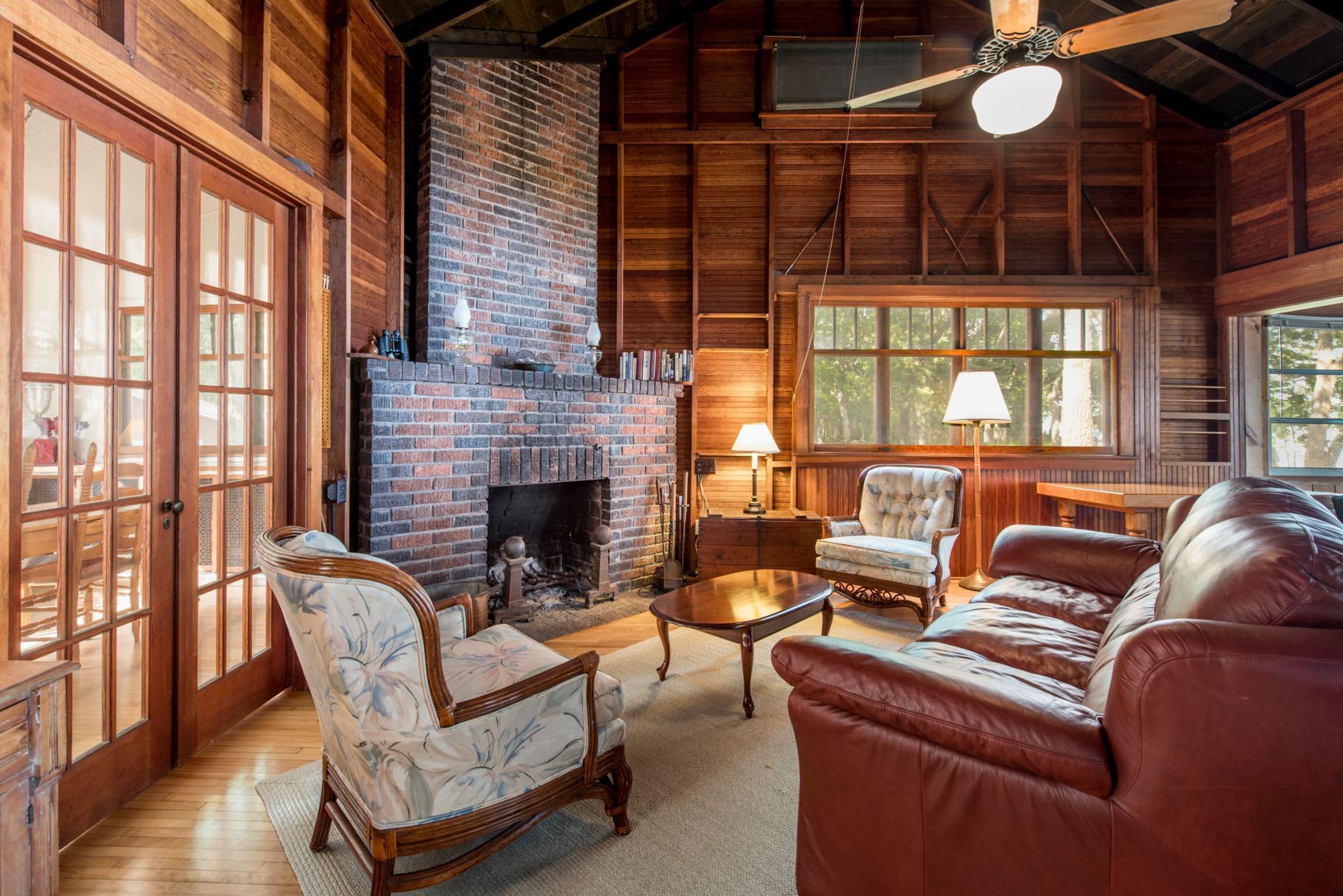 3011 Government Point Road NE