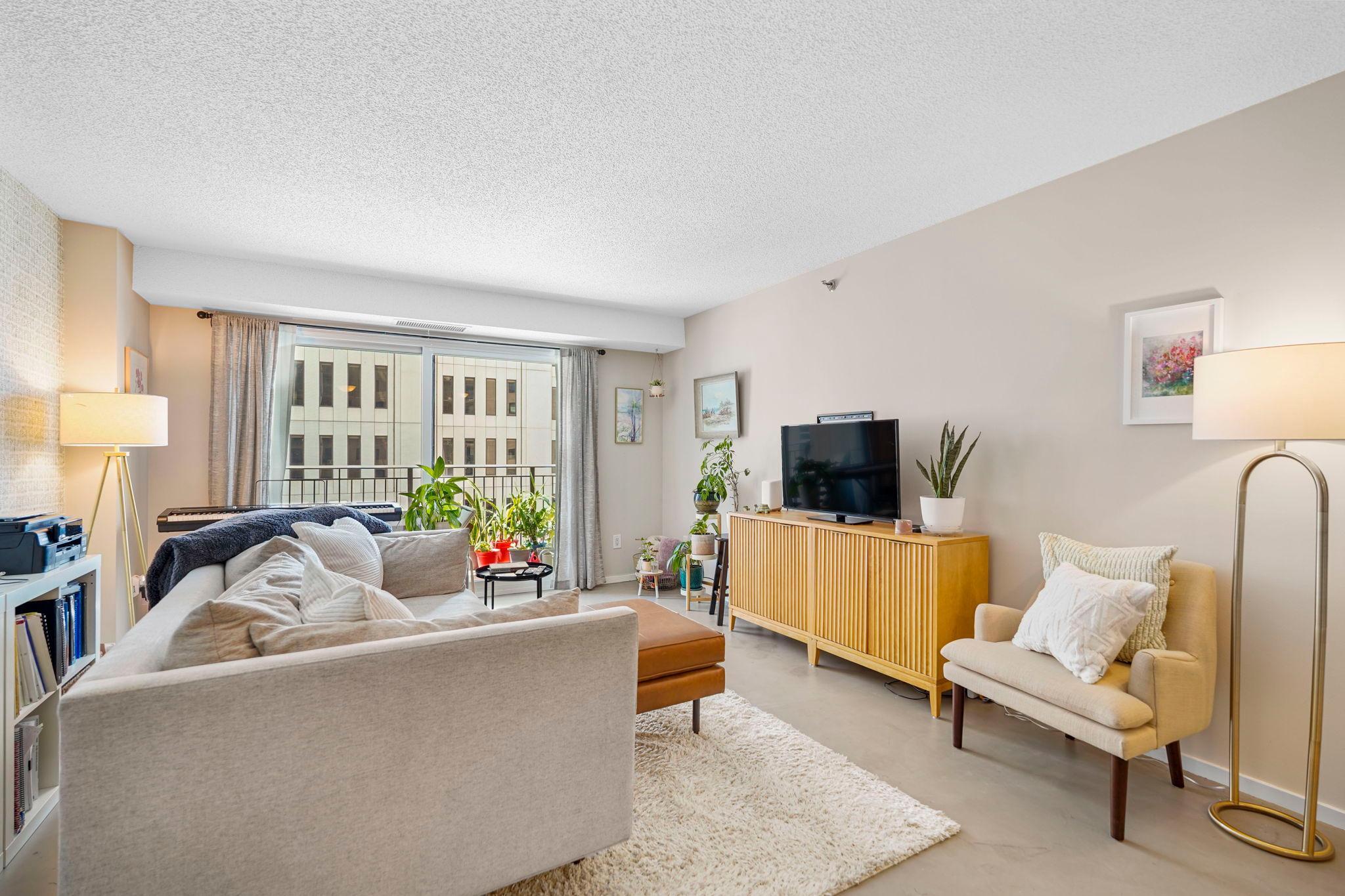 121 Washington Avenue S Unit: 513