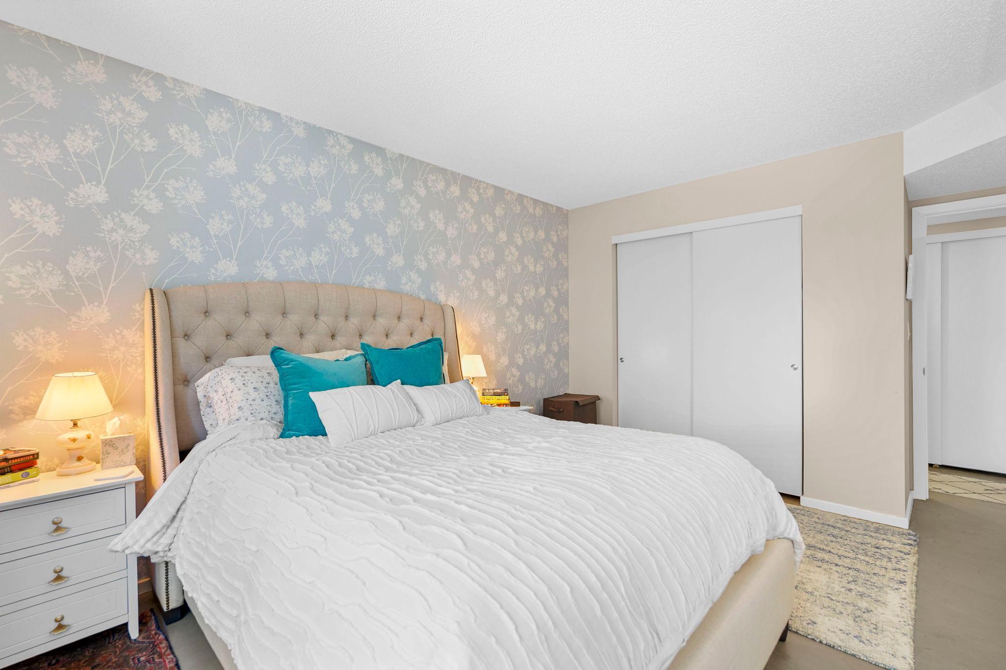 121 Washington Avenue S Unit: 513