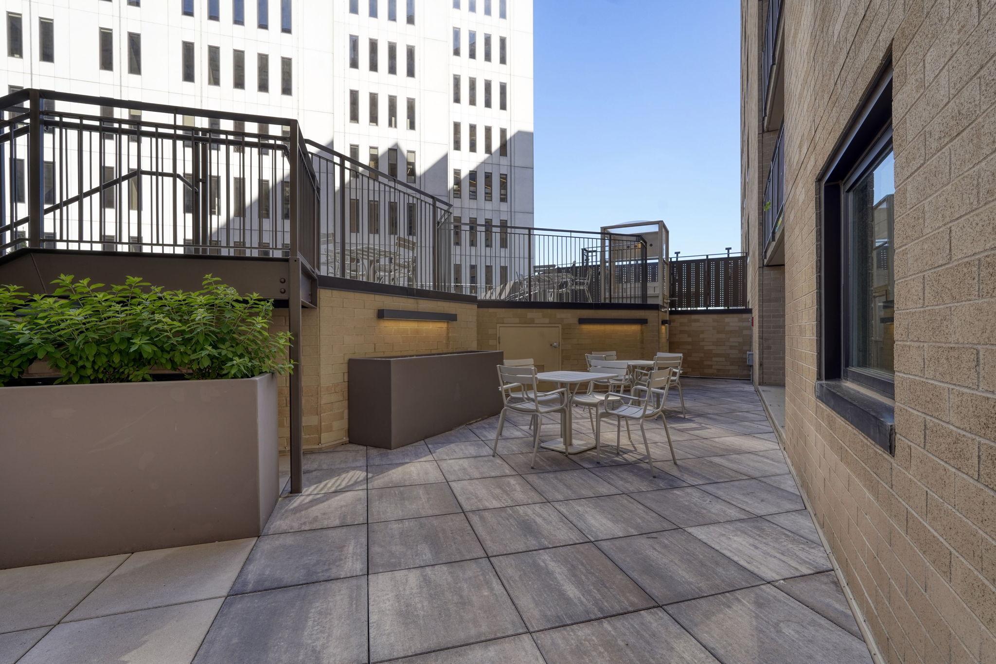 121 Washington Avenue S Unit: 513