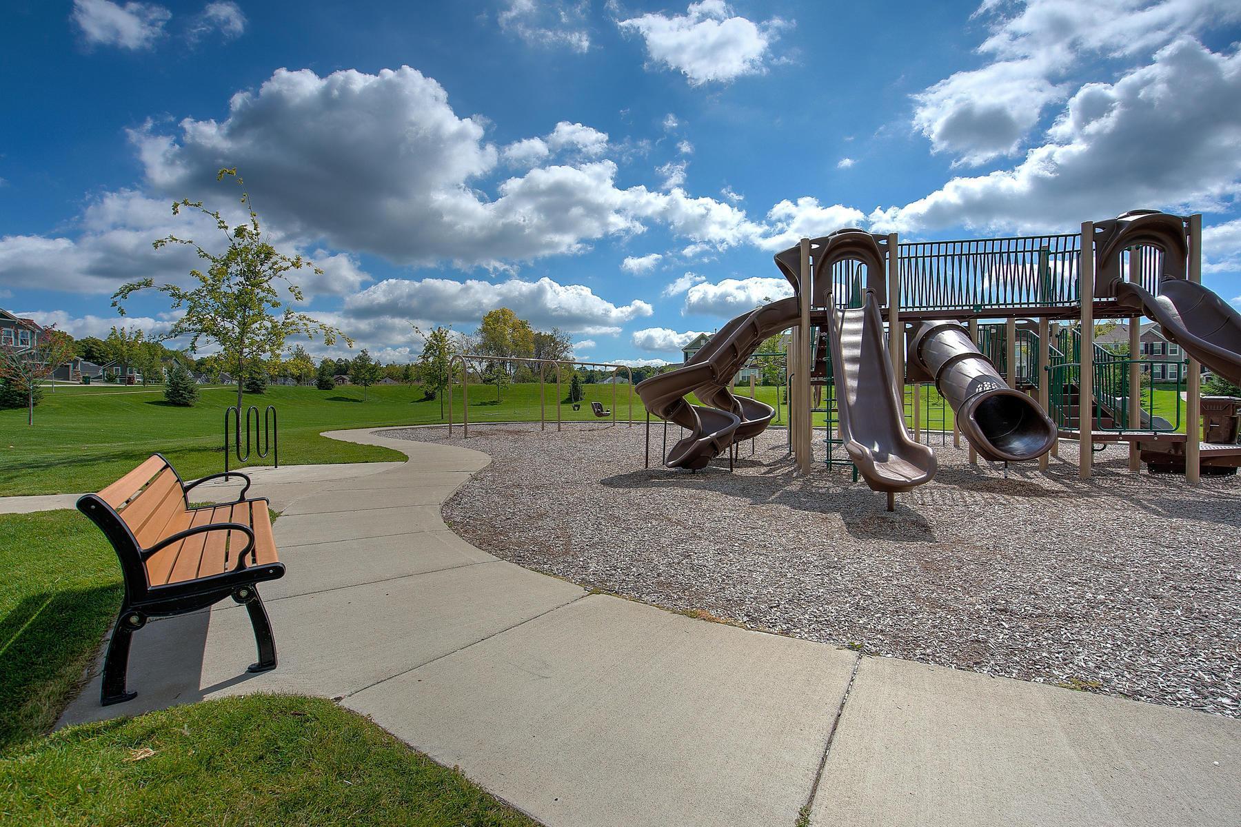 4578 Woodland Cove Parkway