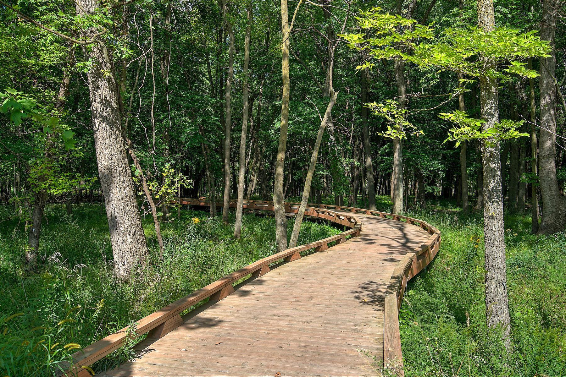 4578 Woodland Cove Parkway