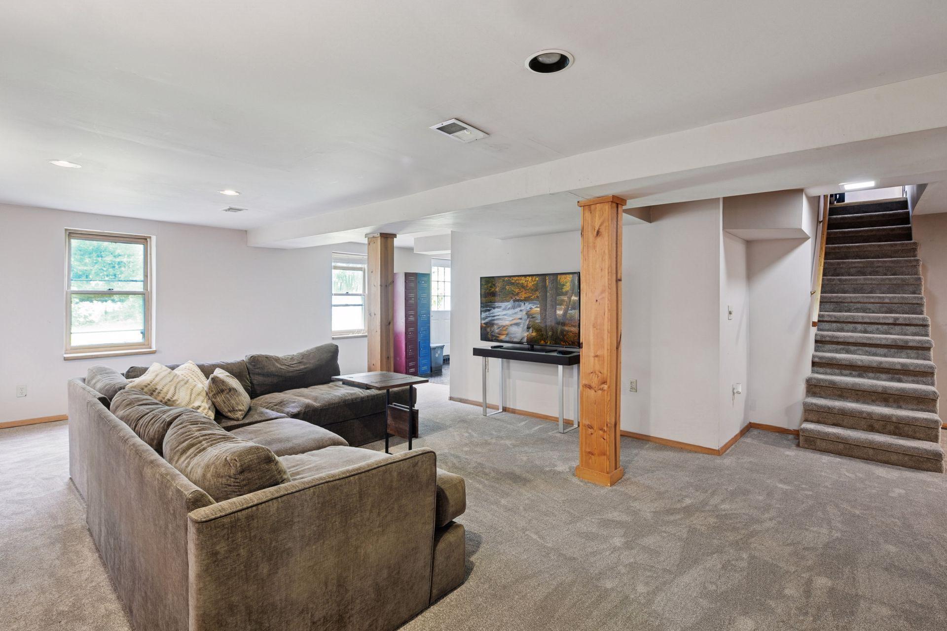 1477 N Arm Drive