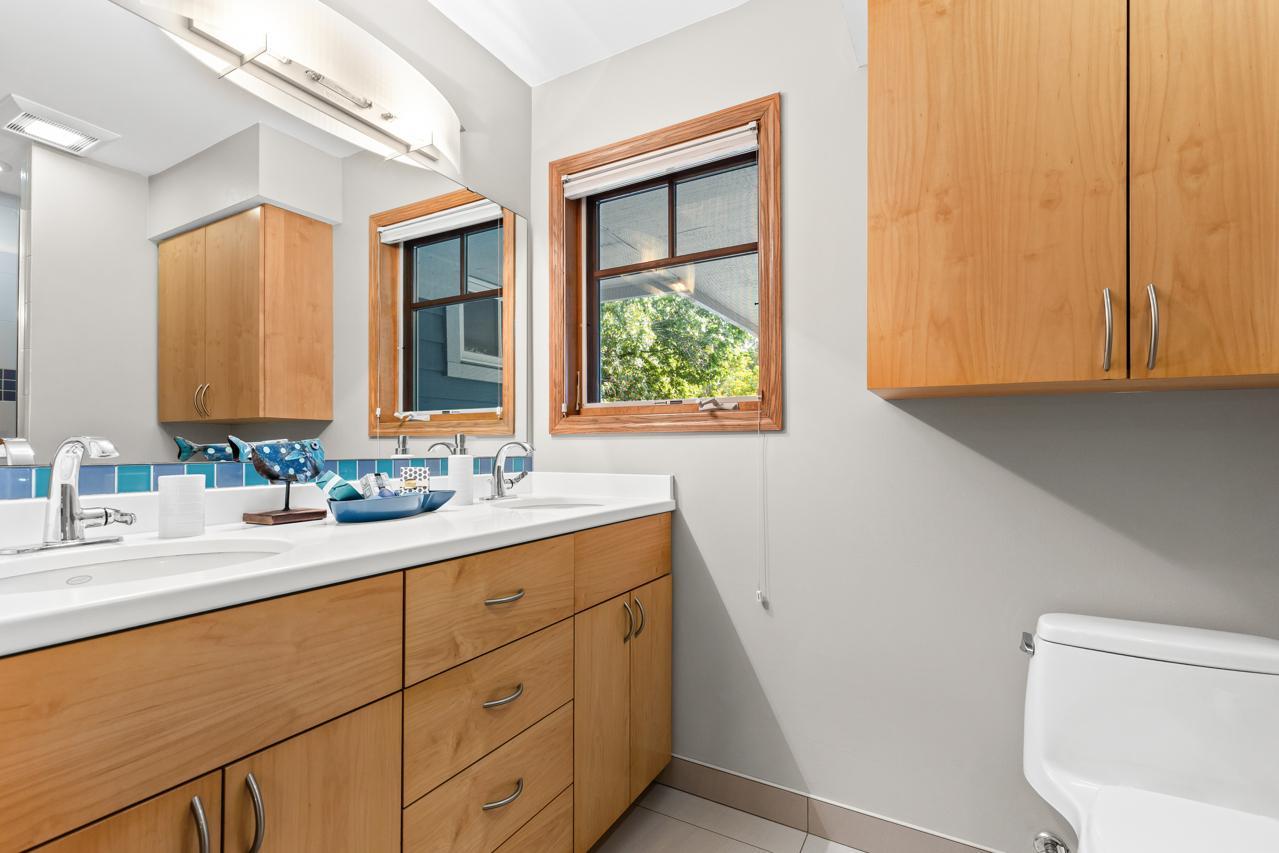 7291 Upper 136th Street W