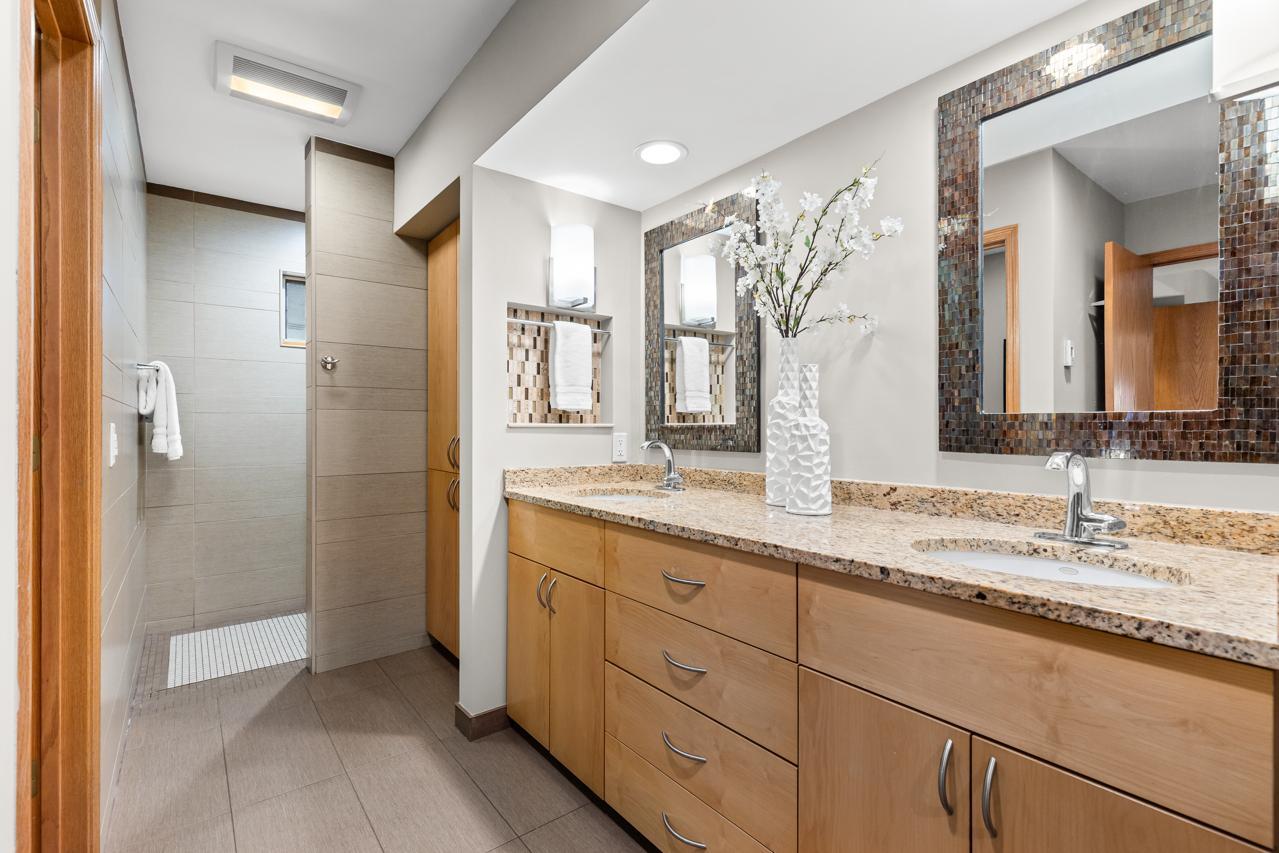7291 Upper 136th Street W