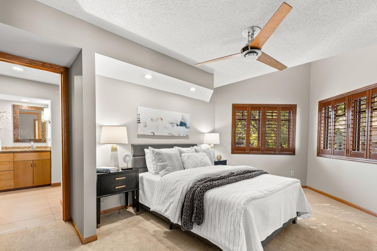 7291 Upper 136th Street W