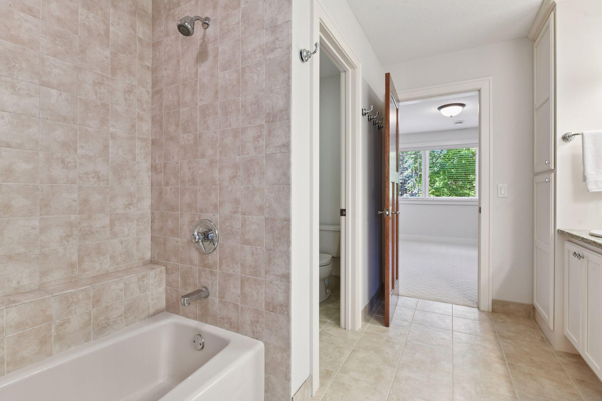 4694 Baycliffe Drive