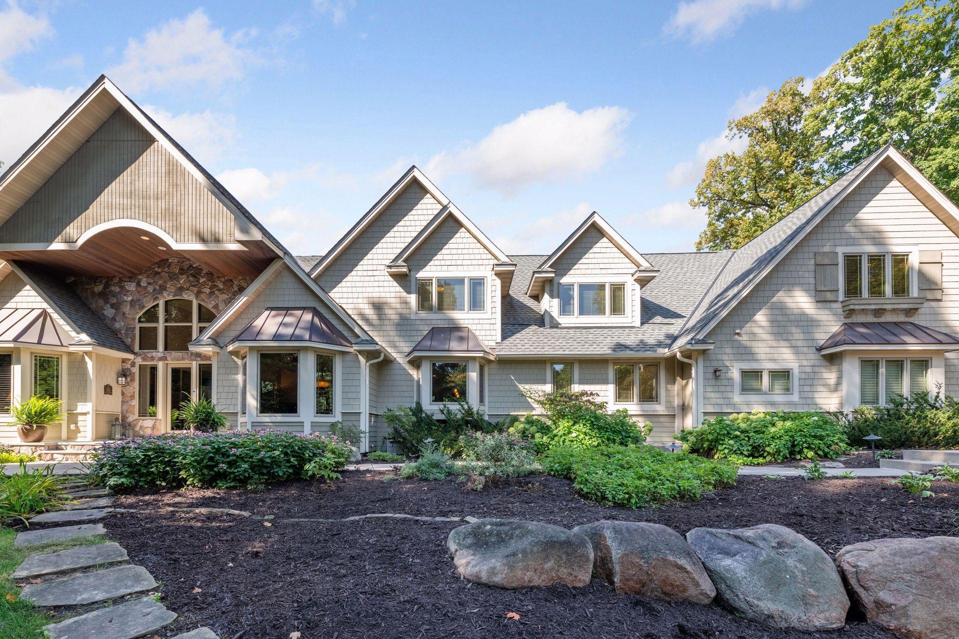 4694 Baycliffe Drive