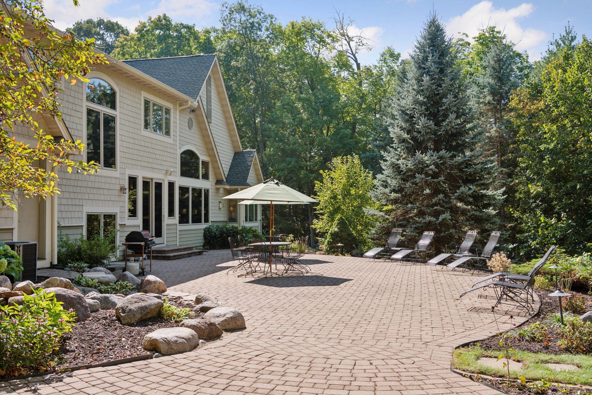 4694 Baycliffe Drive