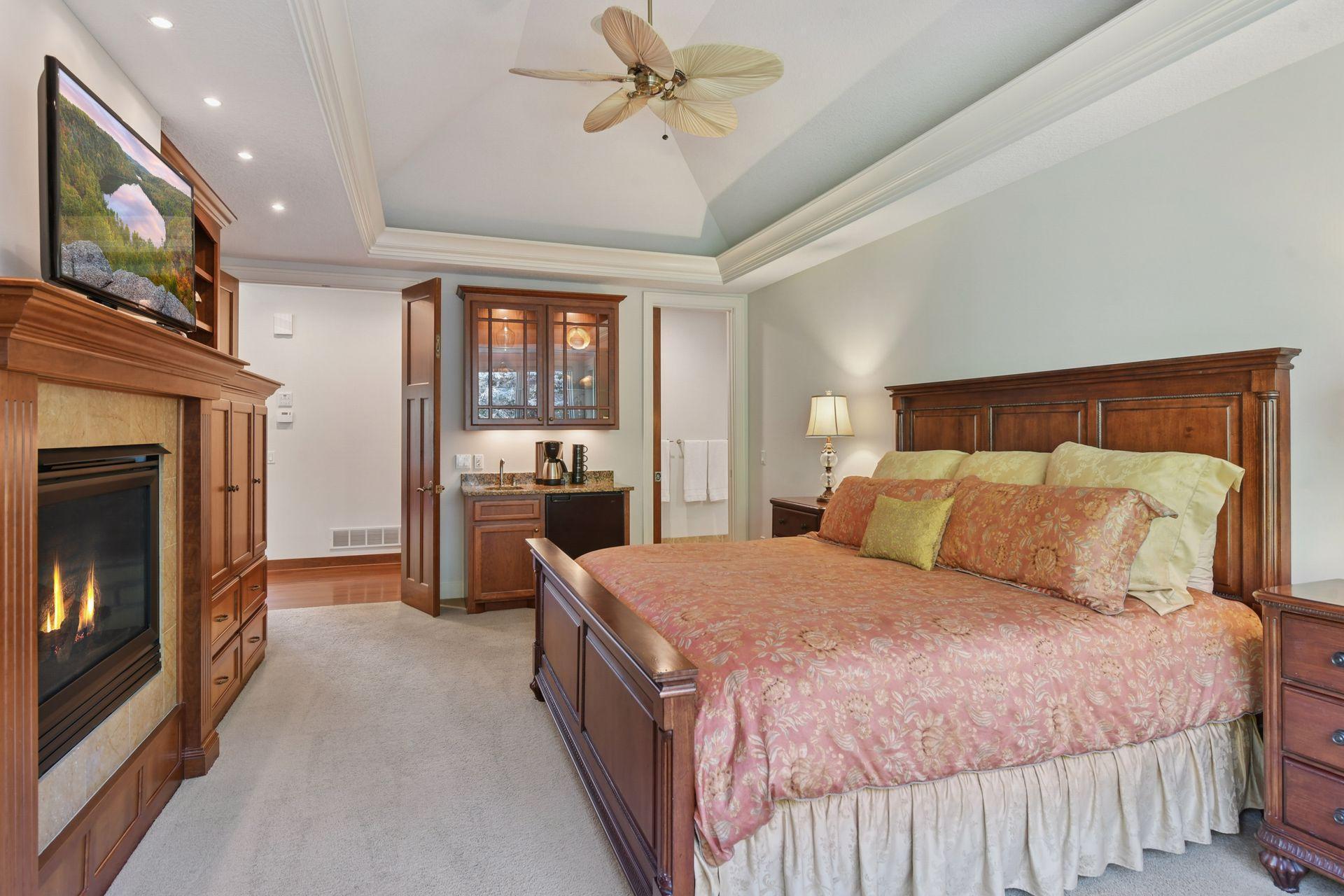 4694 Baycliffe Drive