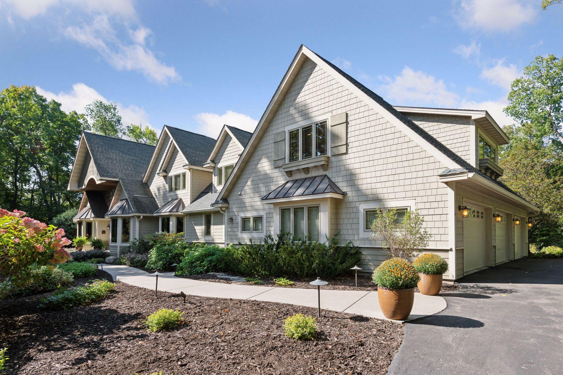 4694 Baycliffe Drive