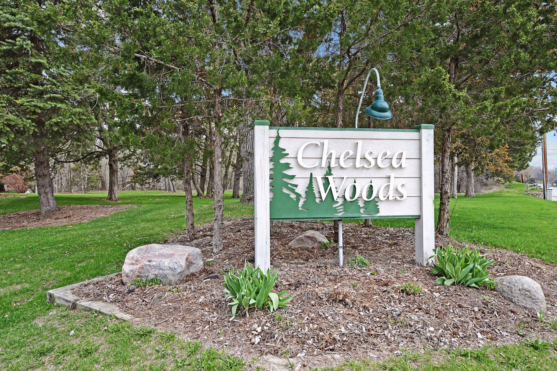 1517 Black Oaks Place N