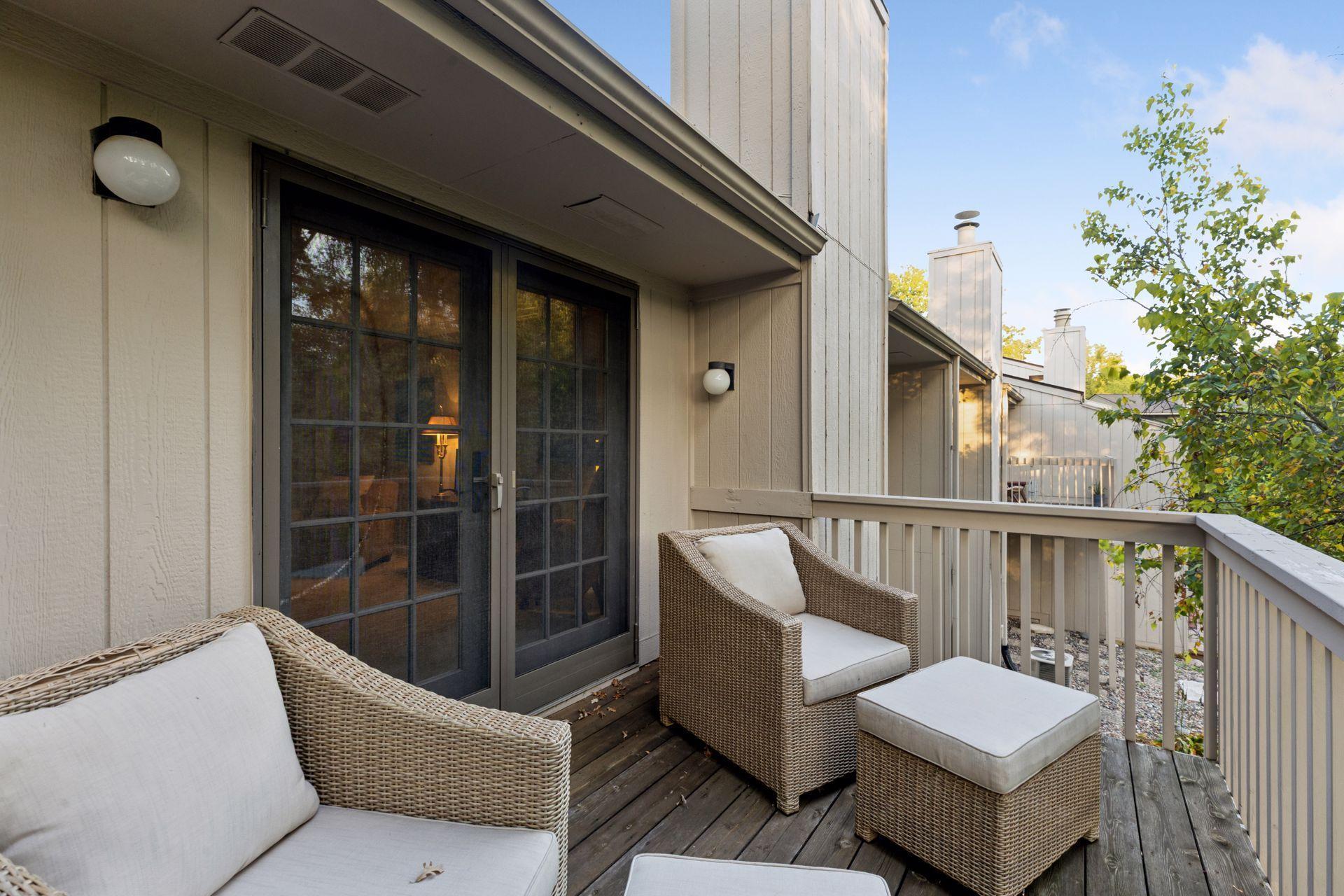 1517 Black Oaks Place N