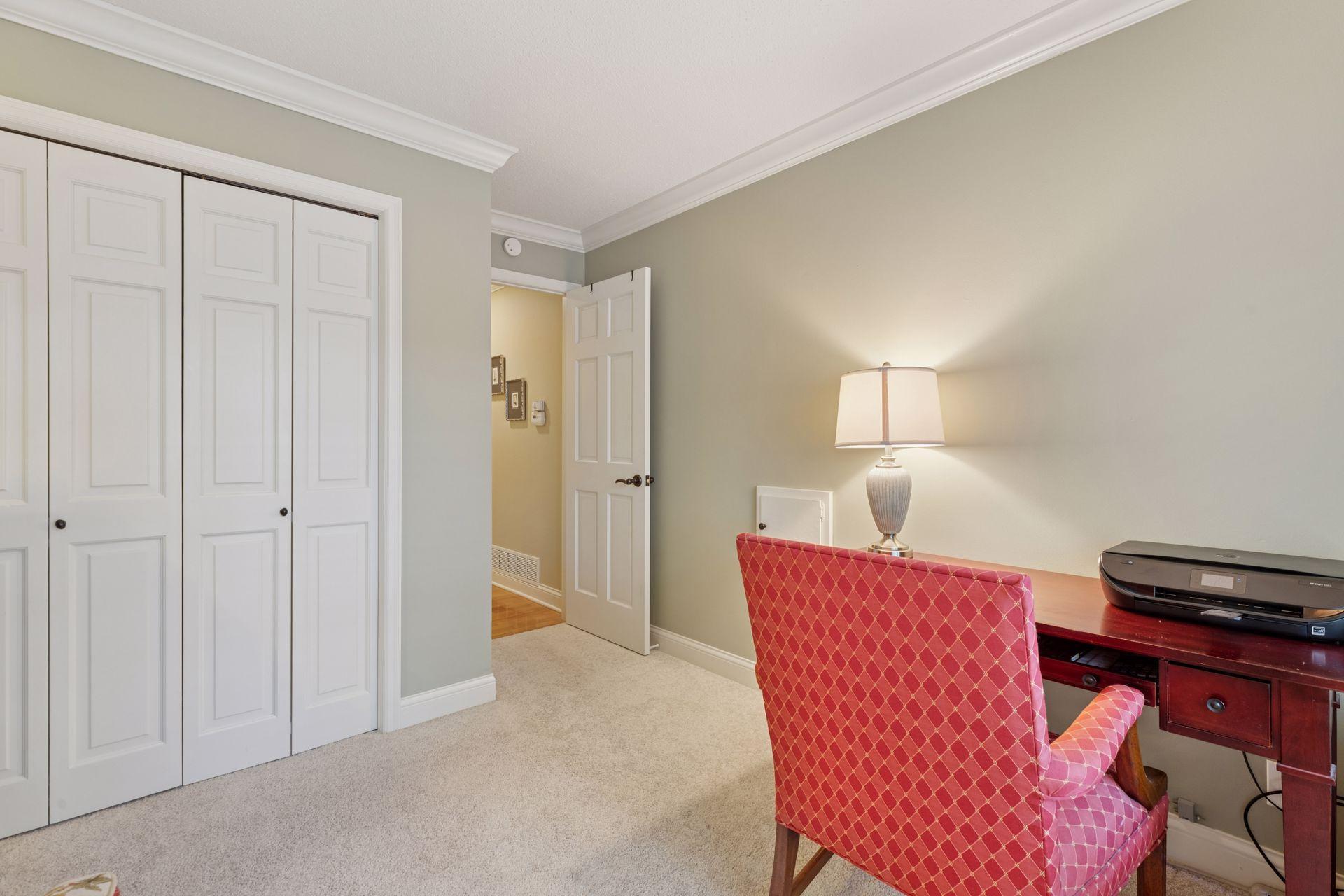 1517 Black Oaks Place N