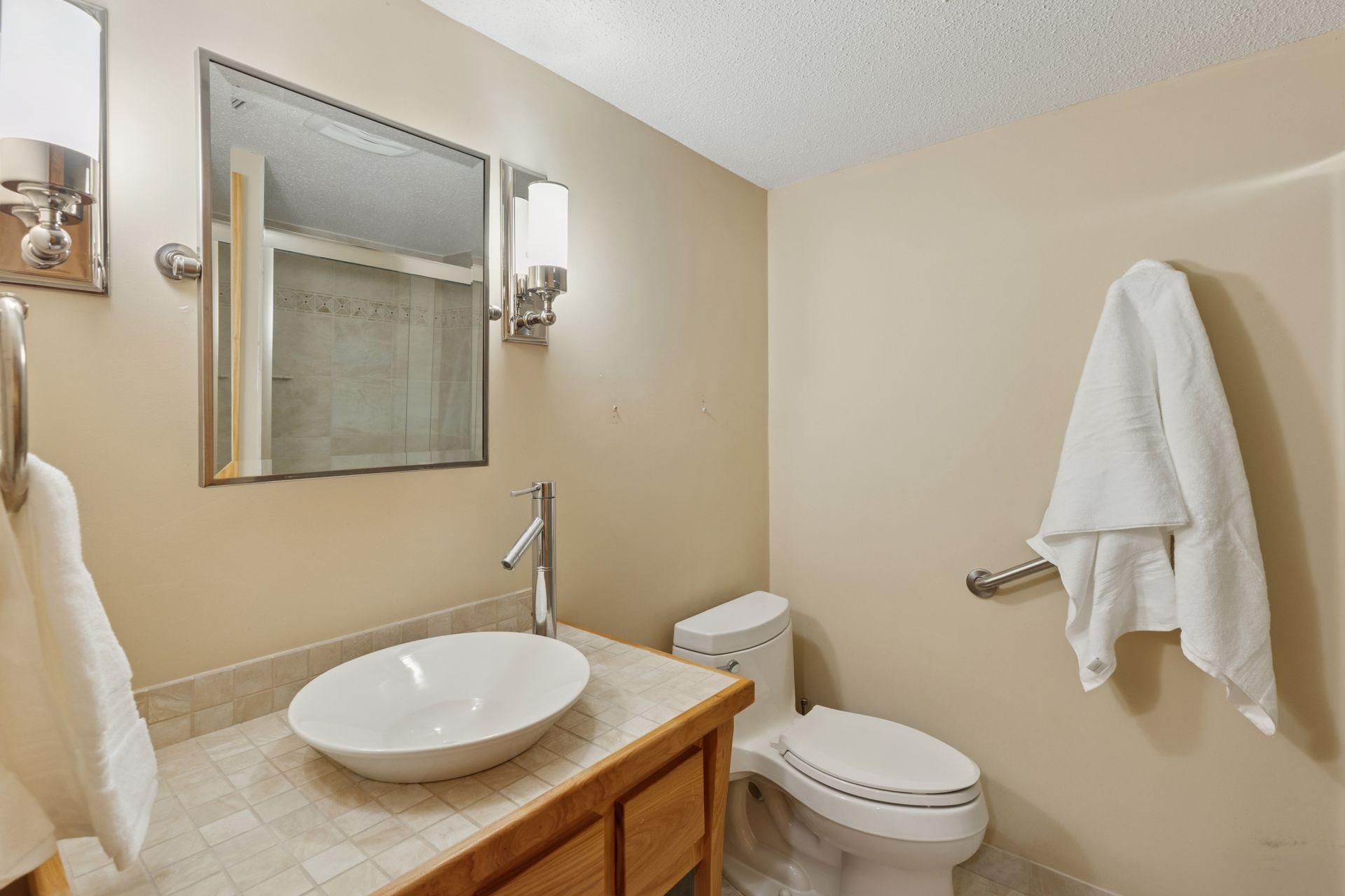 1517 Black Oaks Place N