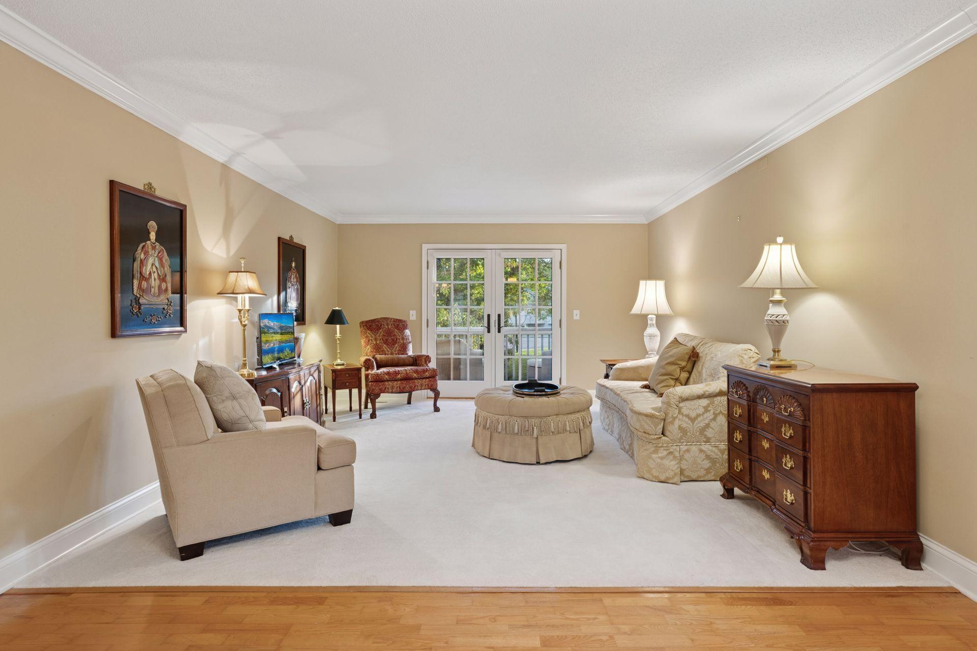 1517 Black Oaks Place N