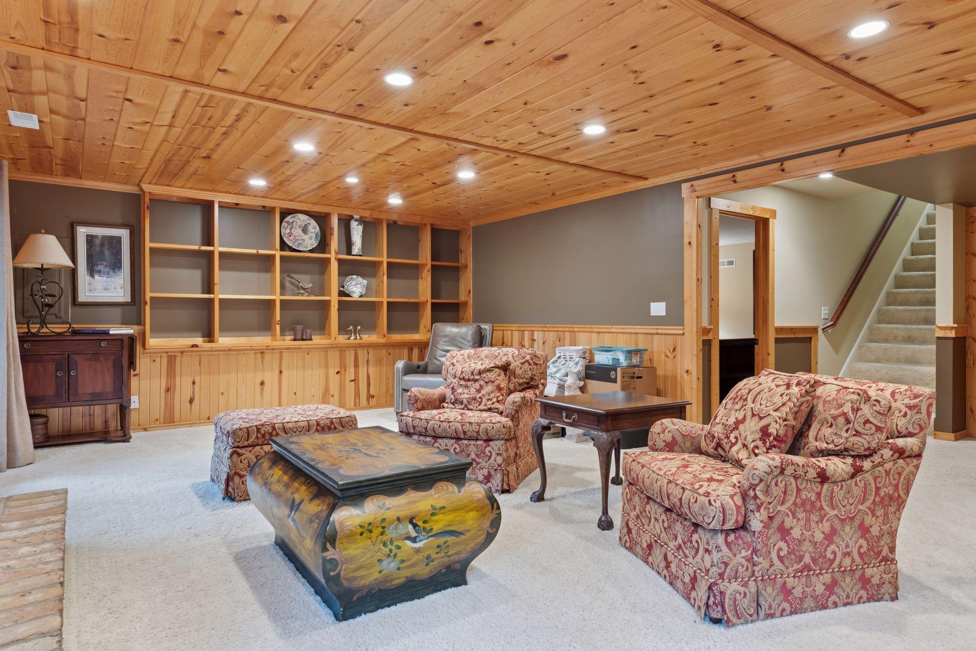 1517 Black Oaks Place N