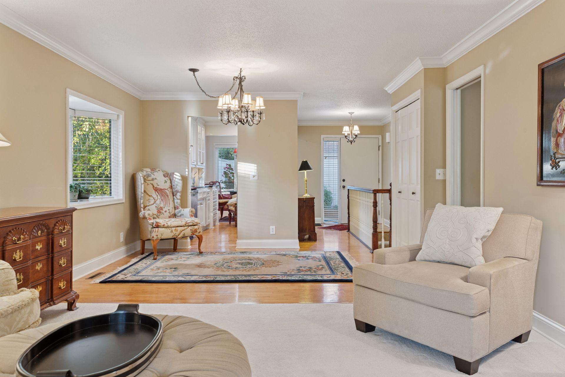 1517 Black Oaks Place N