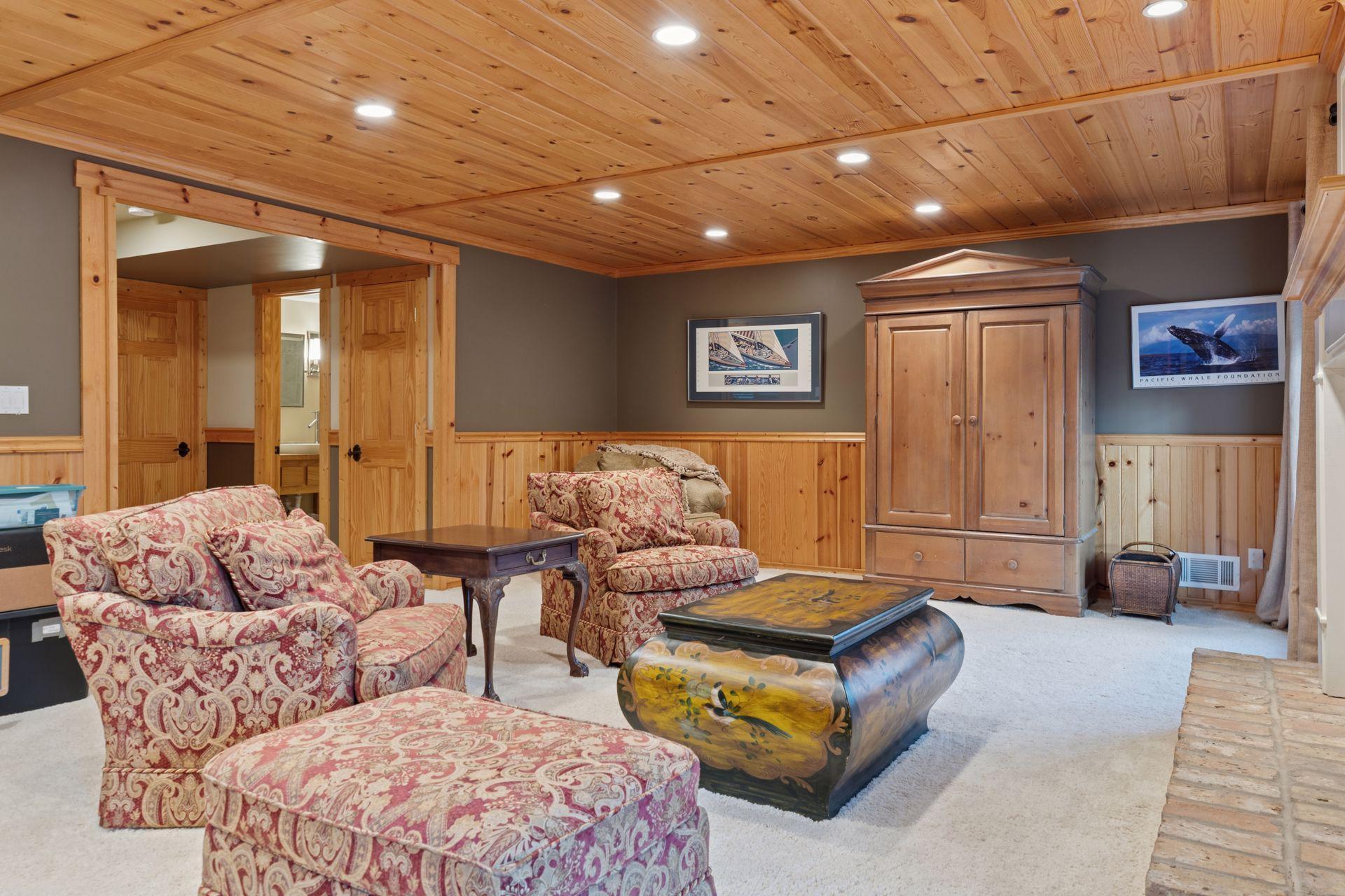 1517 Black Oaks Place N