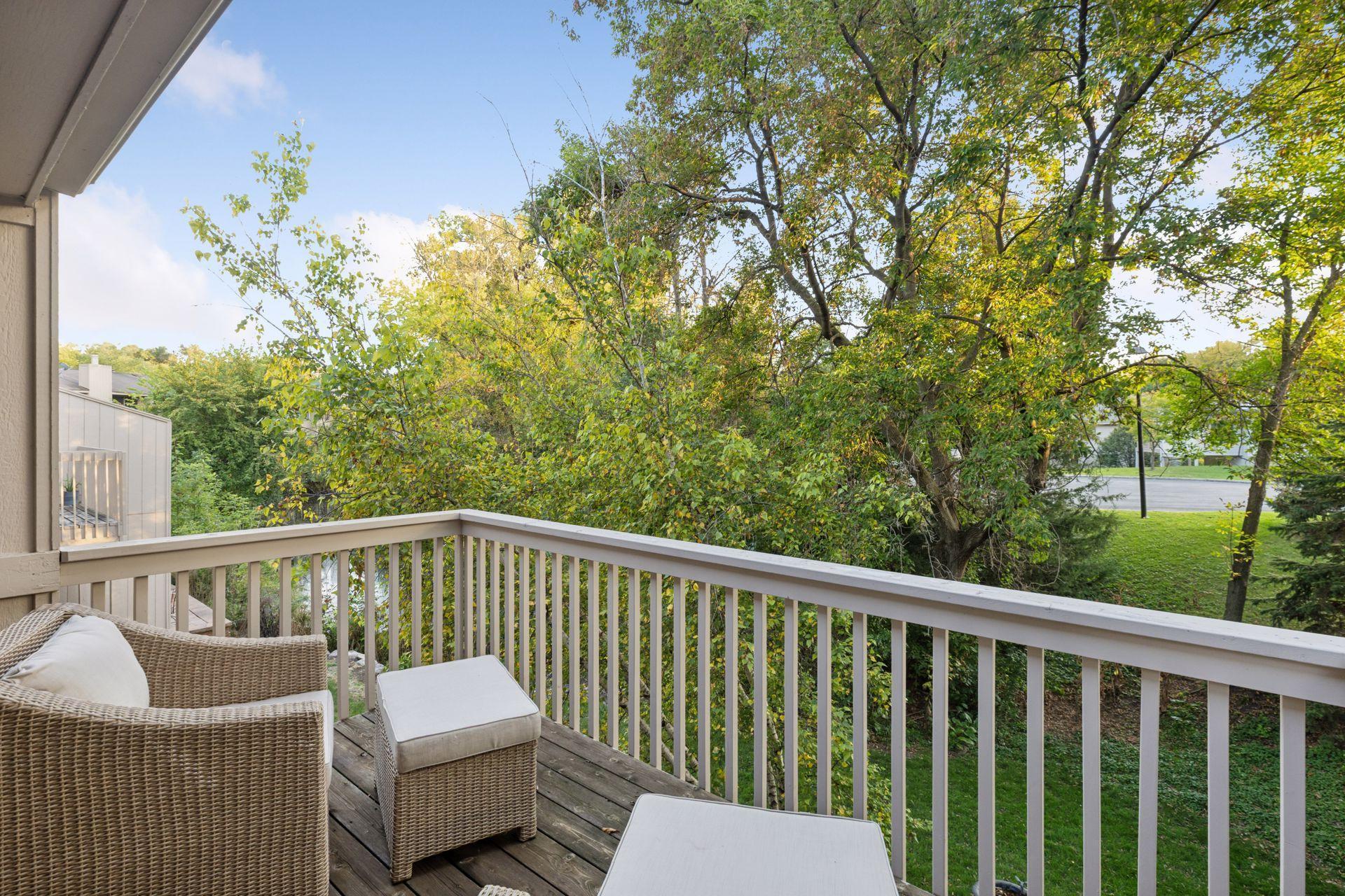 1517 Black Oaks Place N