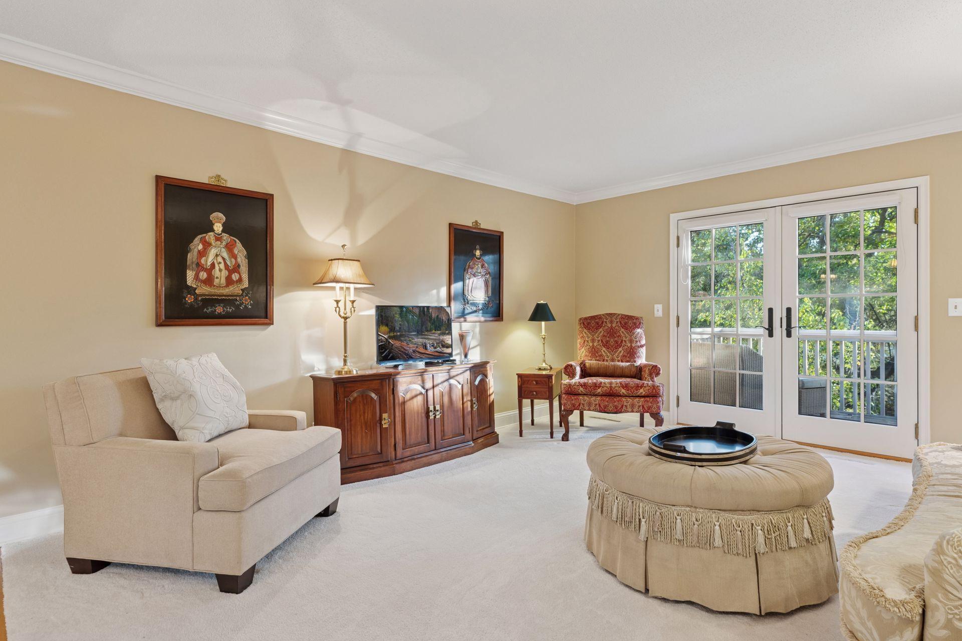 1517 Black Oaks Place N