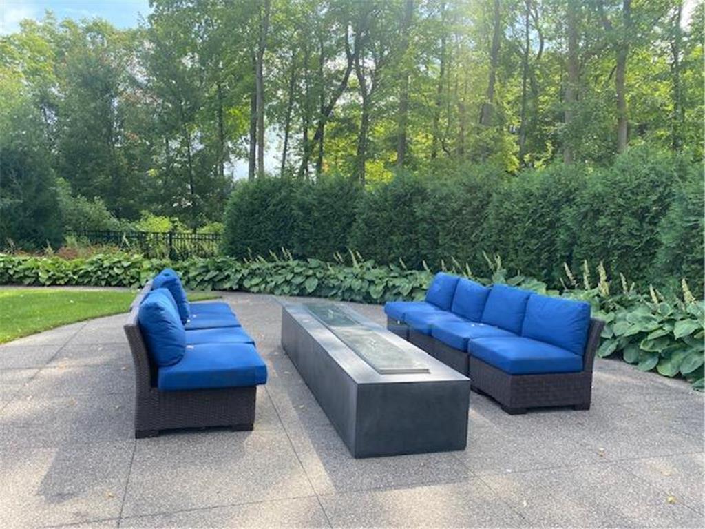 6761 Bellflower Drive