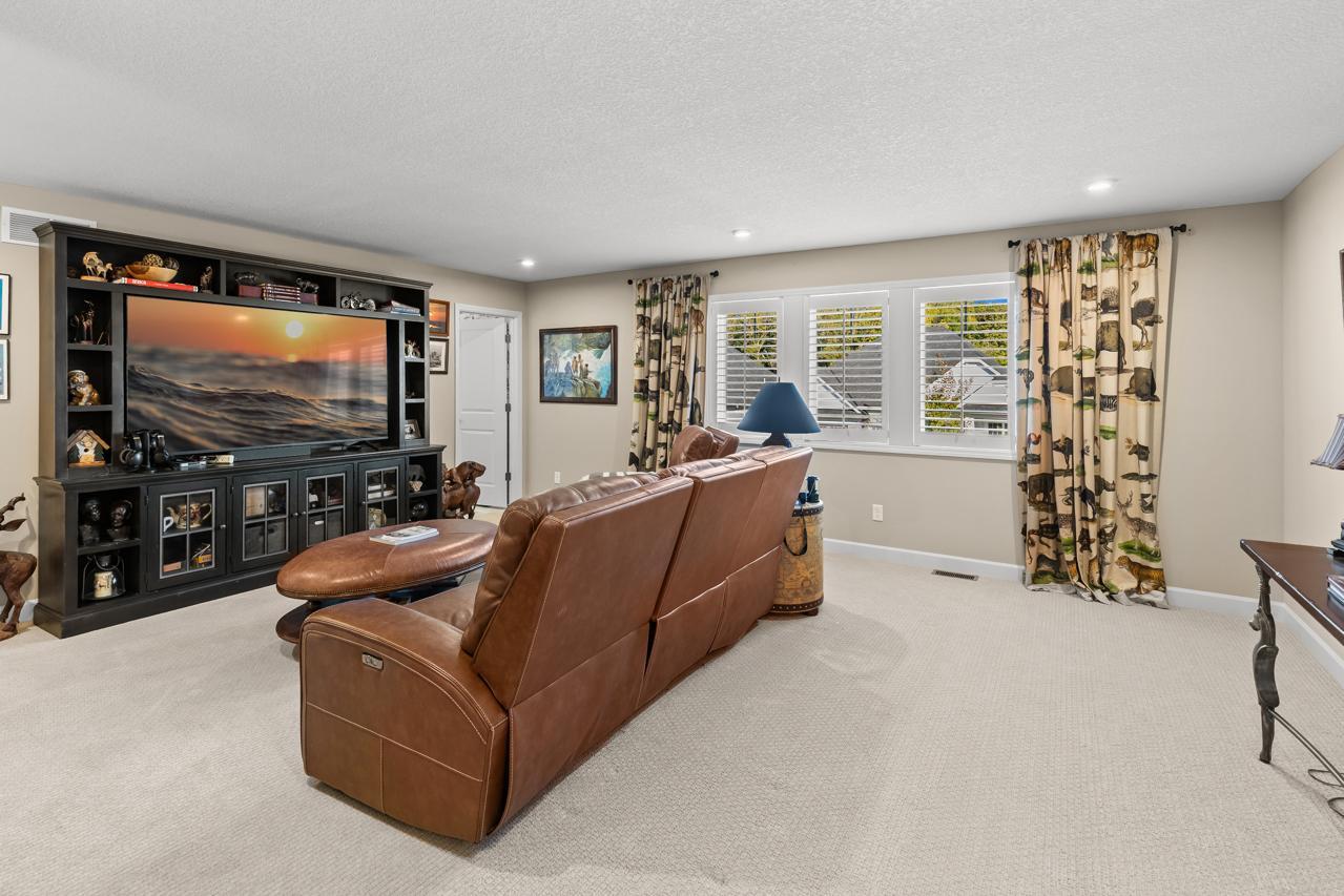 6761 Bellflower Drive