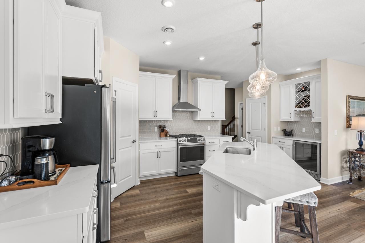 6761 Bellflower Drive