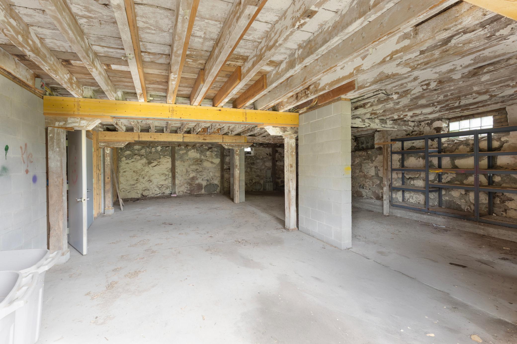 11361 Upper 33rd Street N