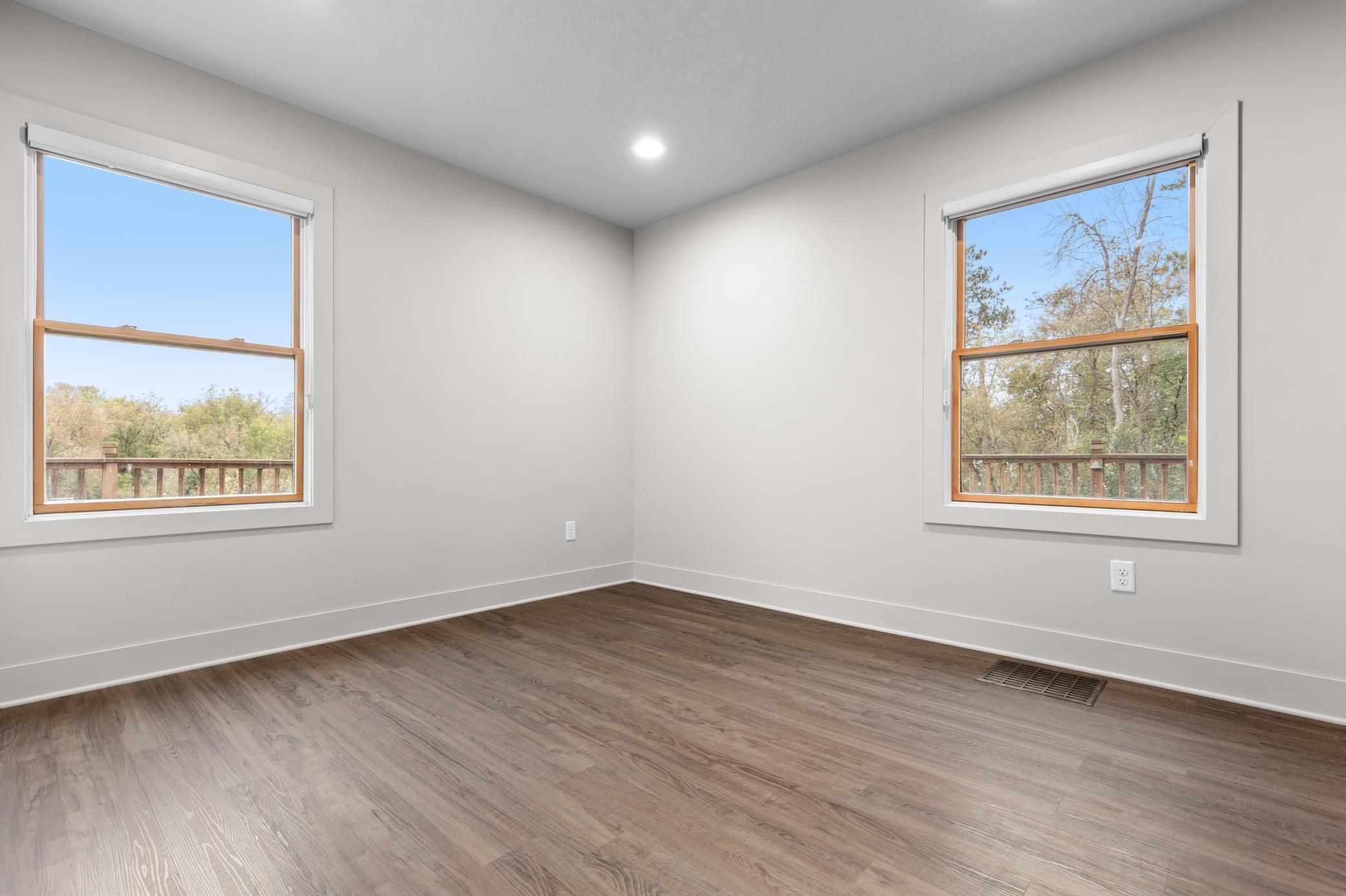 11361 Upper 33rd Street N