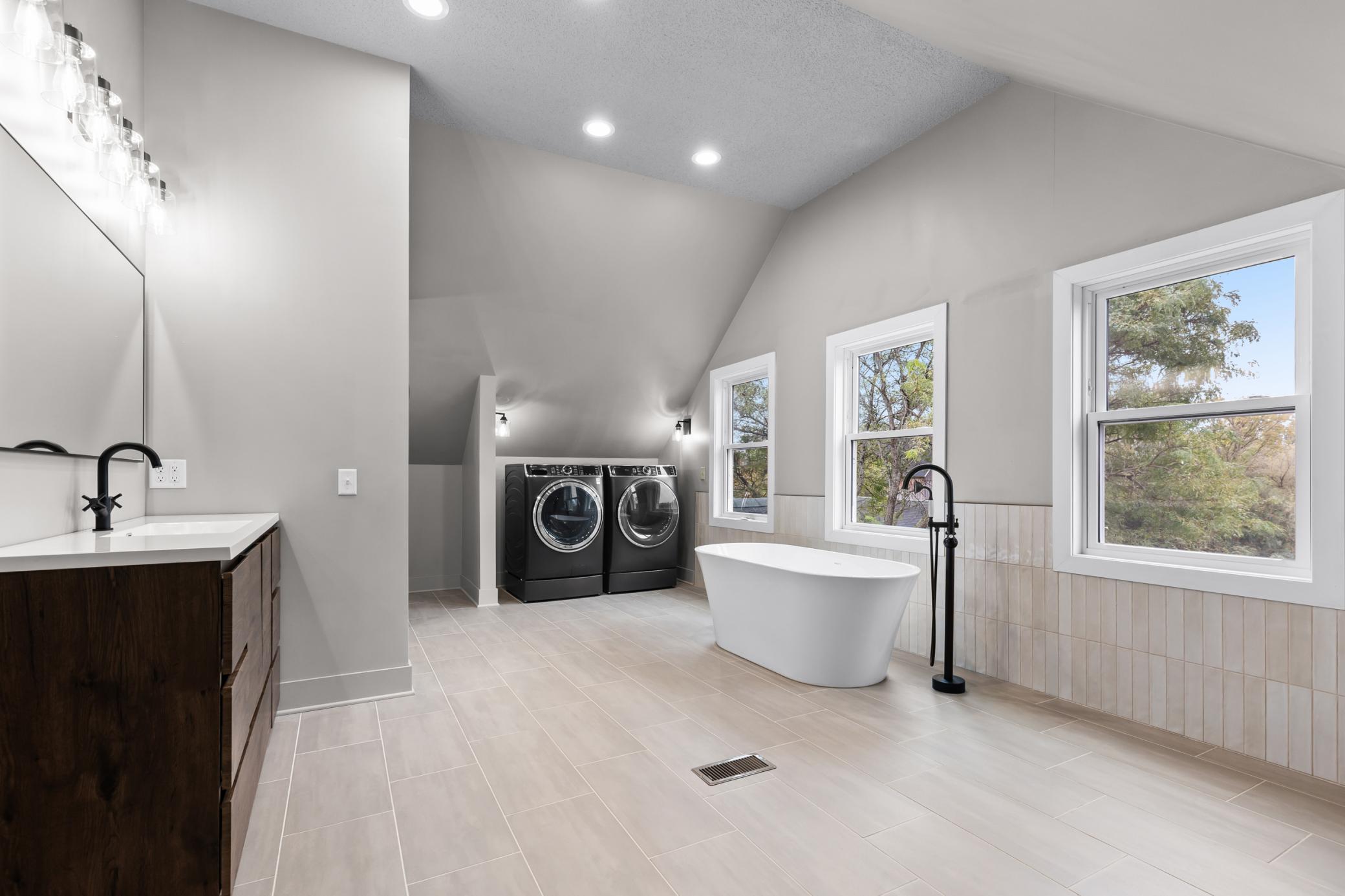 11361 Upper 33rd Street N