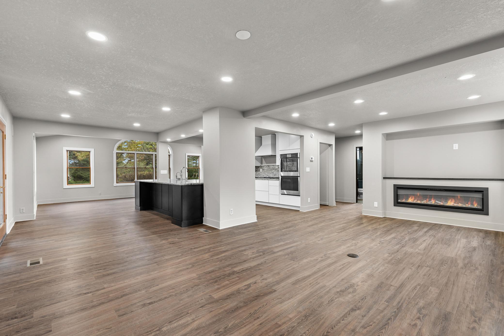 11361 Upper 33rd Street N