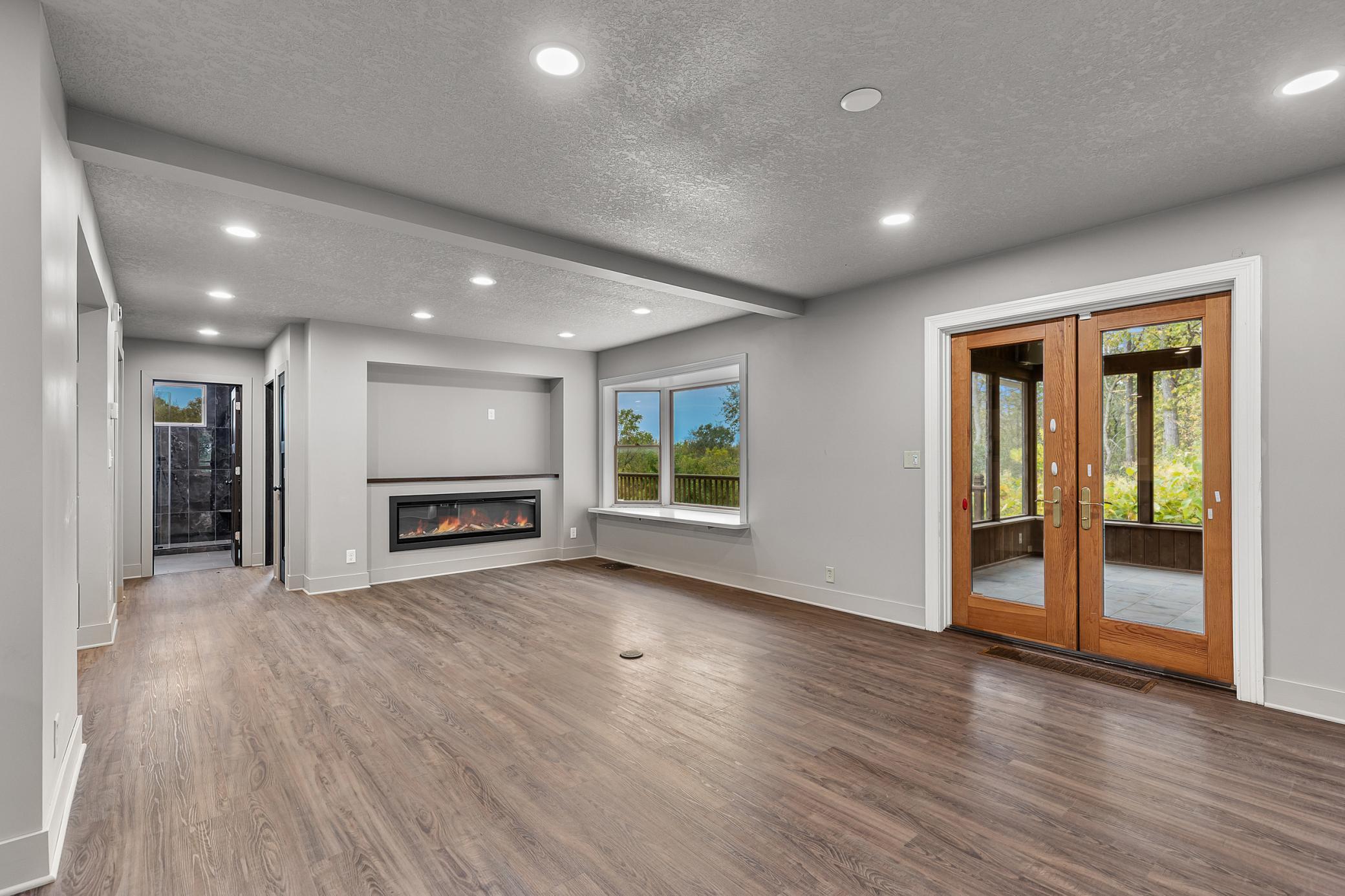 11361 Upper 33rd Street N