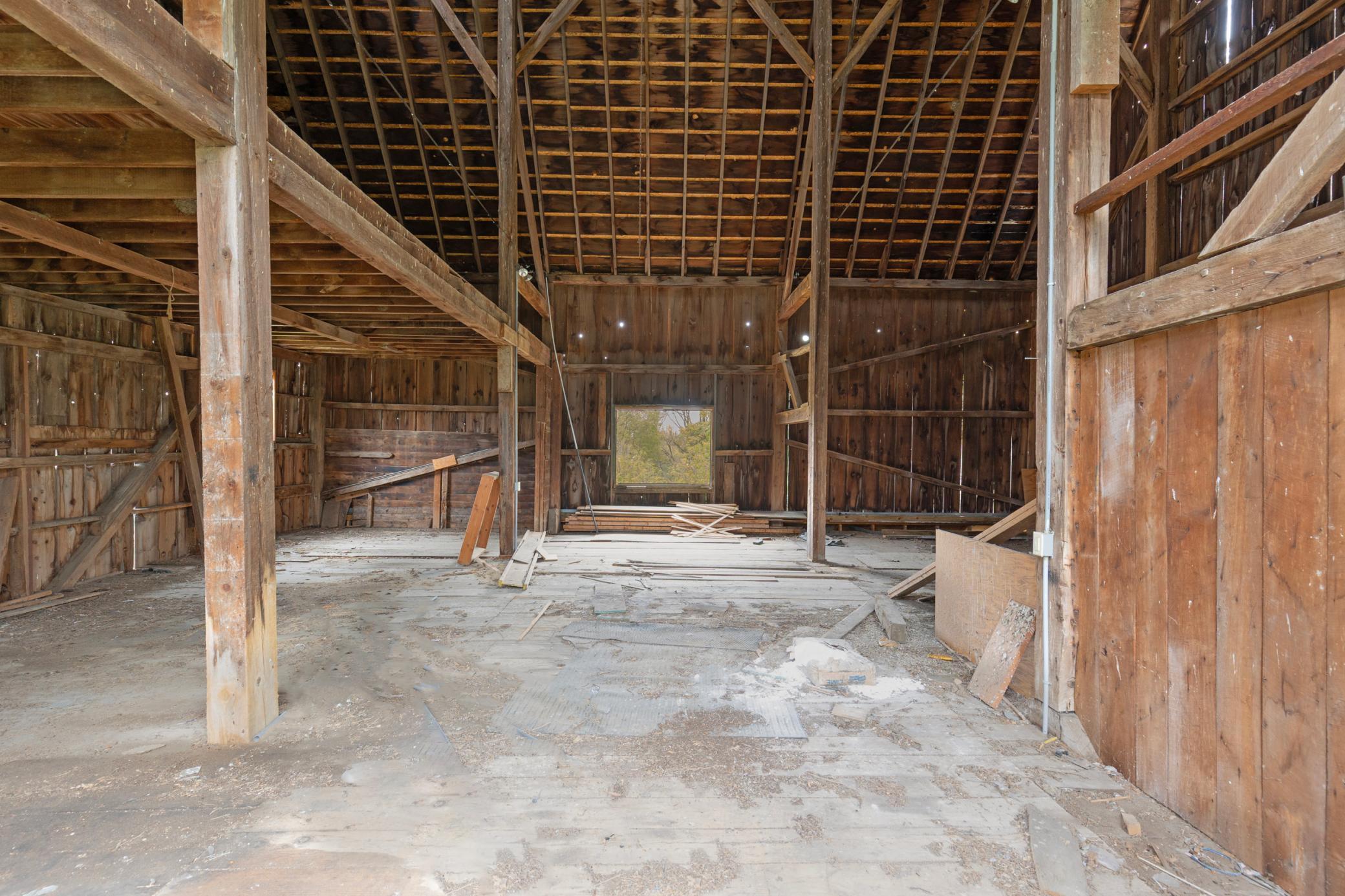 11361 Upper 33rd Street N