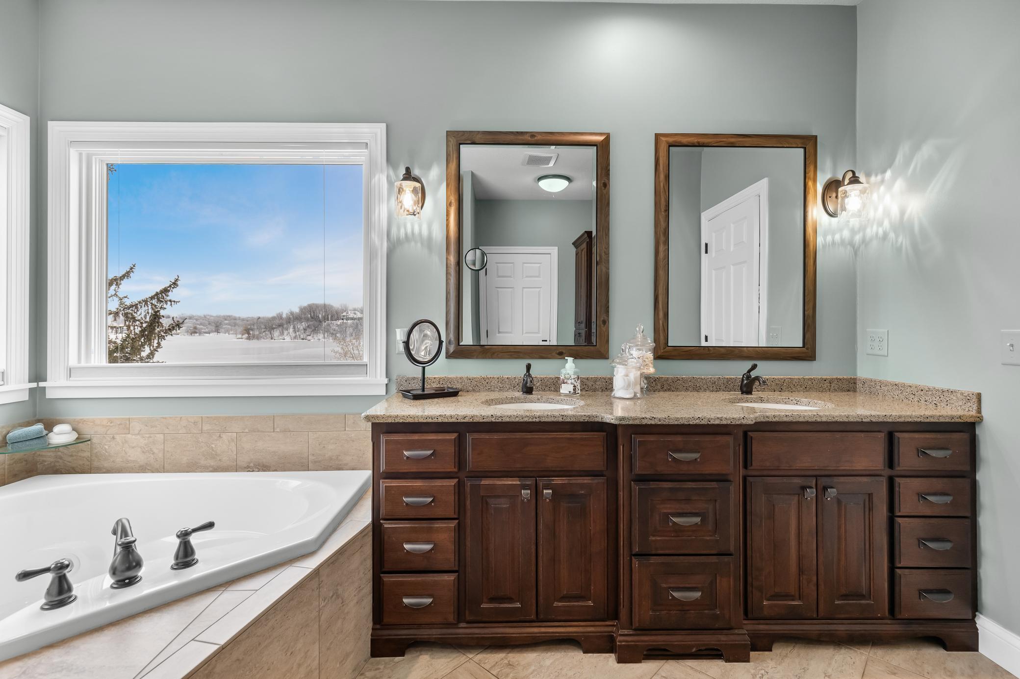 3396 Kings Point Road