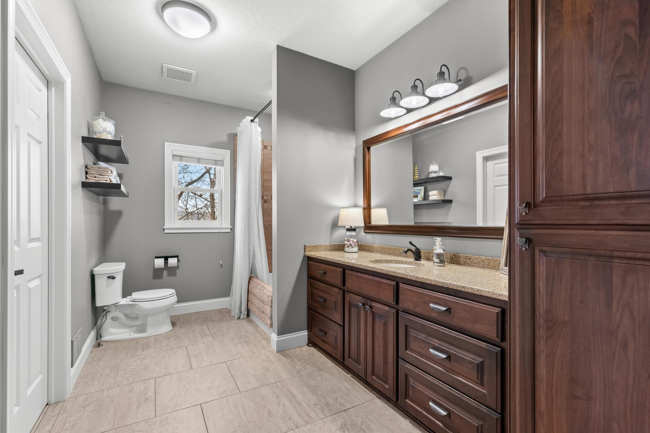 3396 Kings Point Road