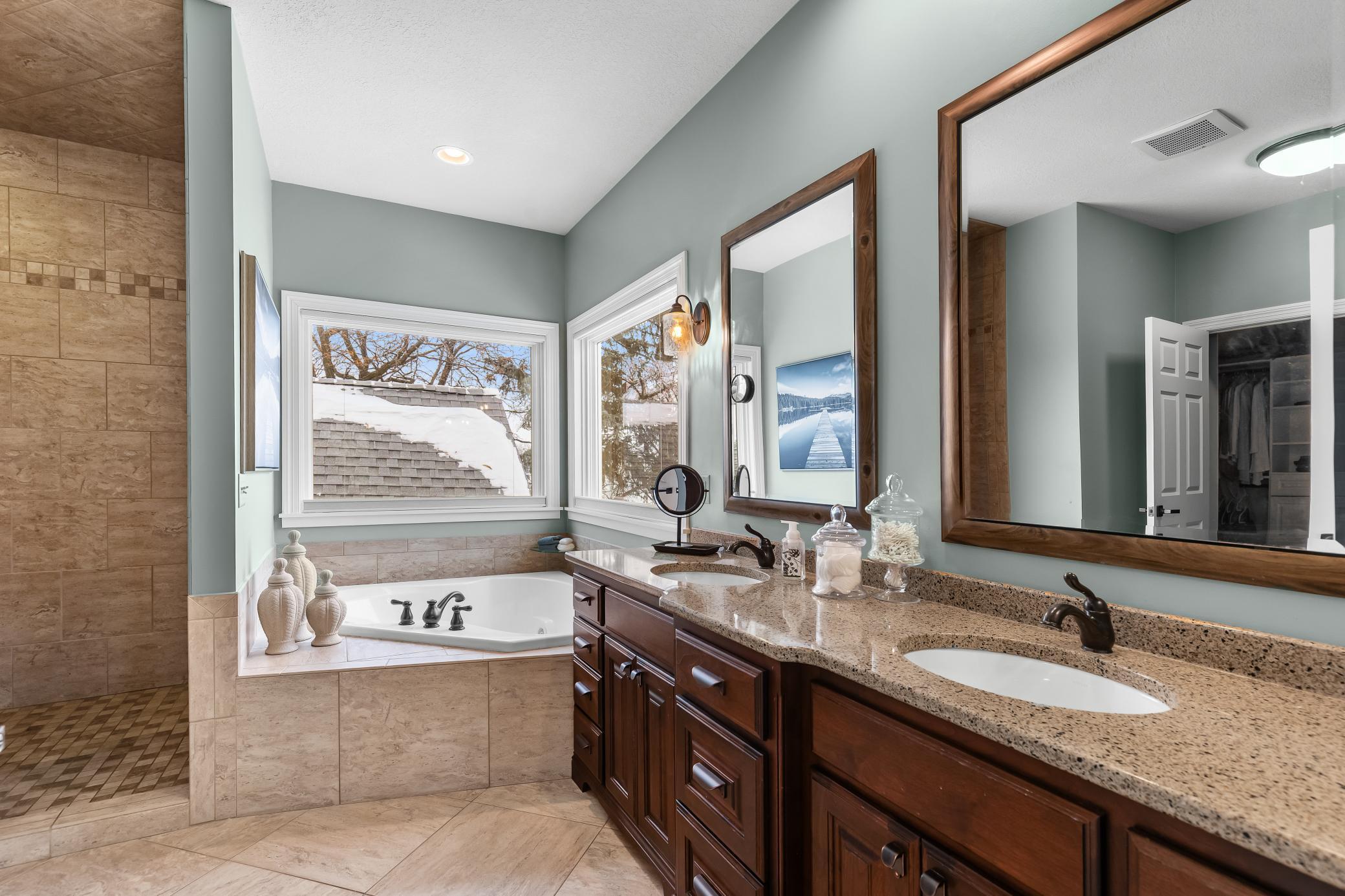 3396 Kings Point Road