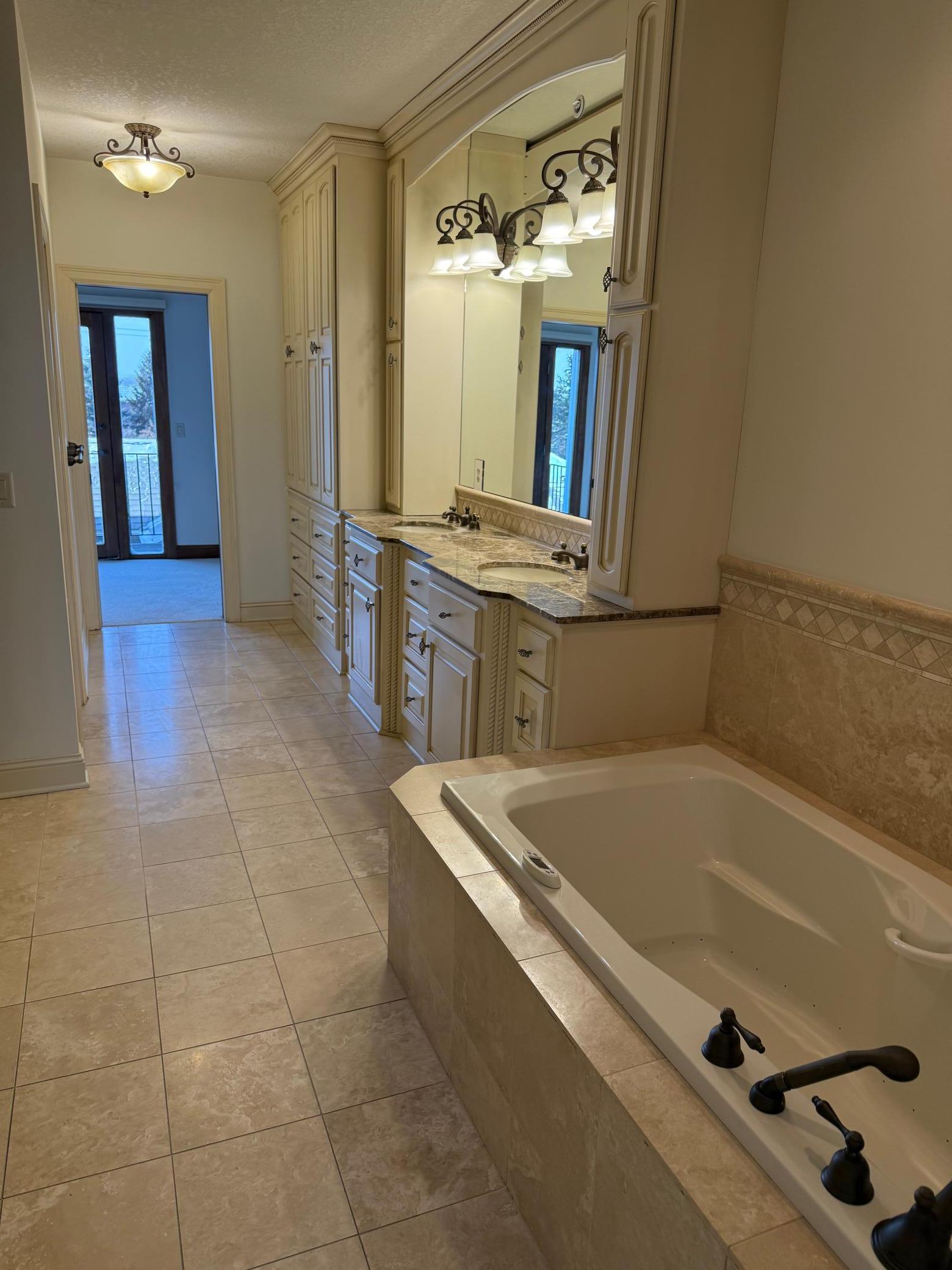 21957 Minnetonka Boulevard Unit: 15