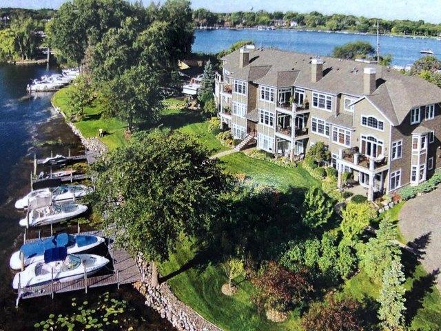 21957 Minnetonka Boulevard Unit: 15