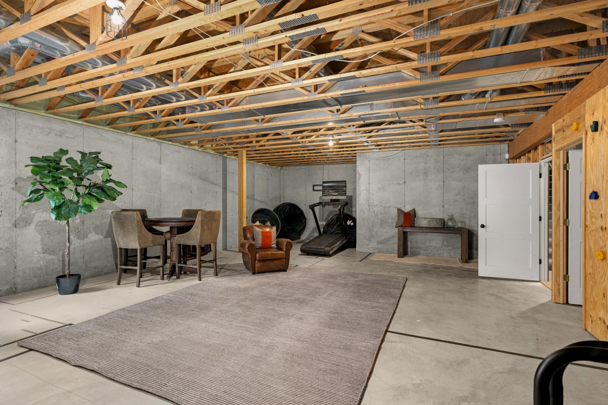 2412 Lafayette Road