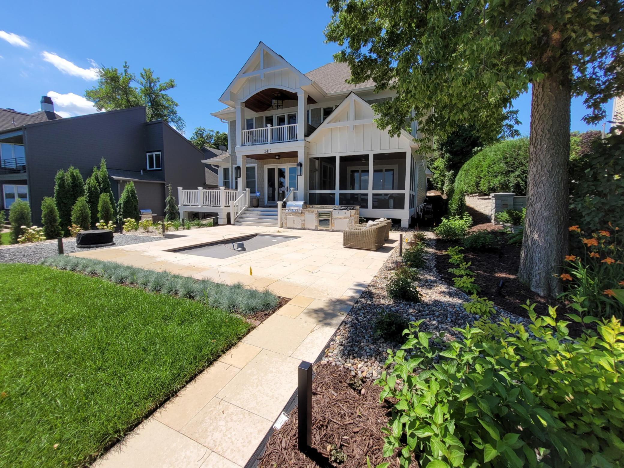 2412 Lafayette Road