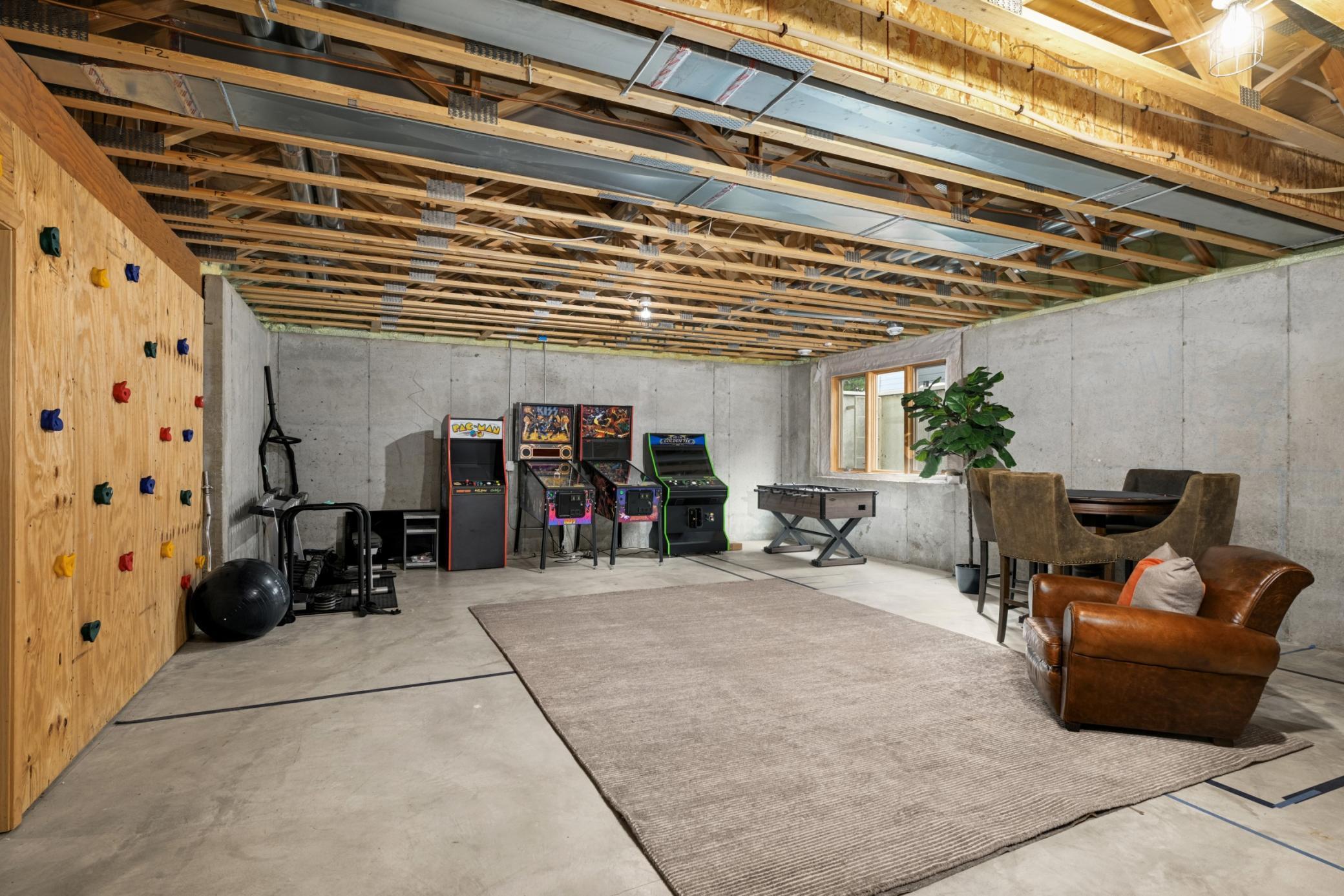 2412 Lafayette Road