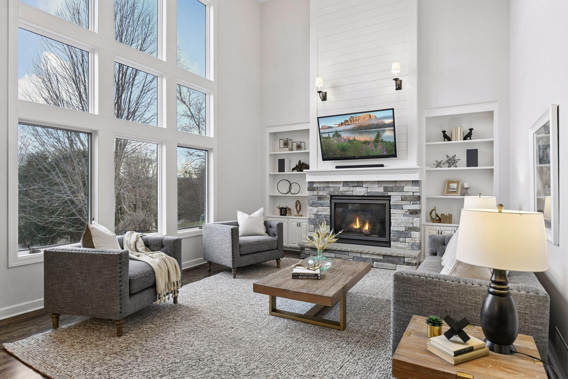 7424 Moccasin Trail