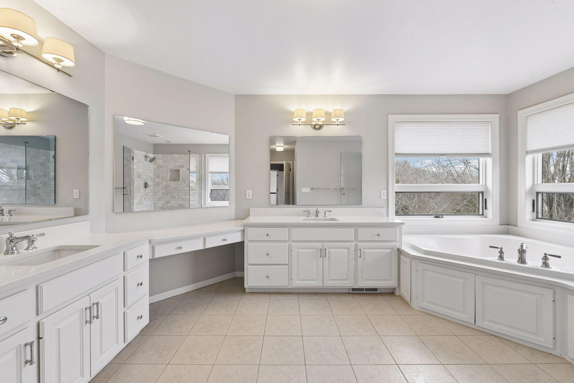 7424 Moccasin Trail