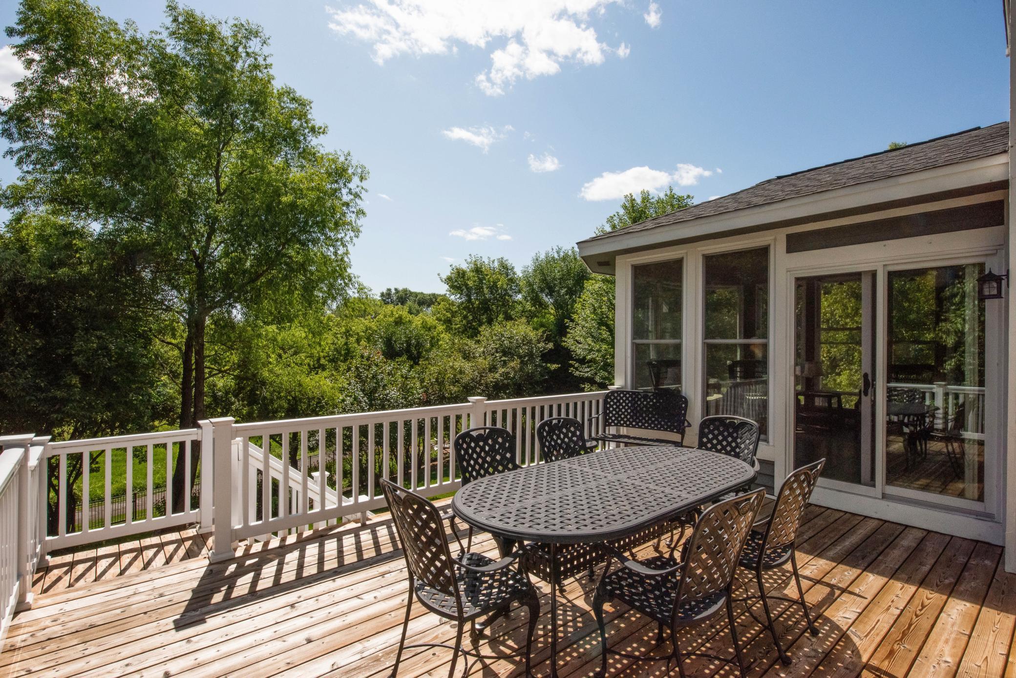7424 Moccasin Trail