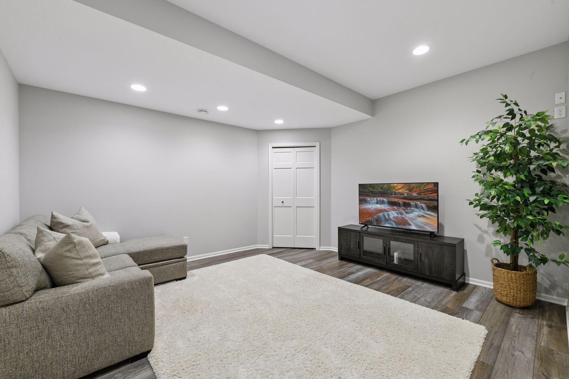 7424 Moccasin Trail