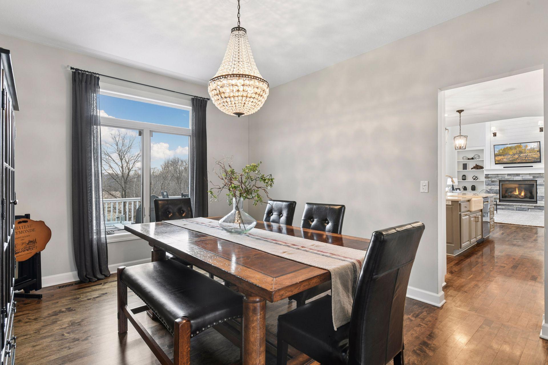 7424 Moccasin Trail