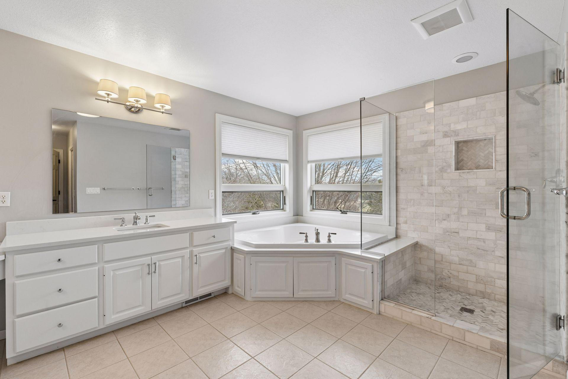 7424 Moccasin Trail