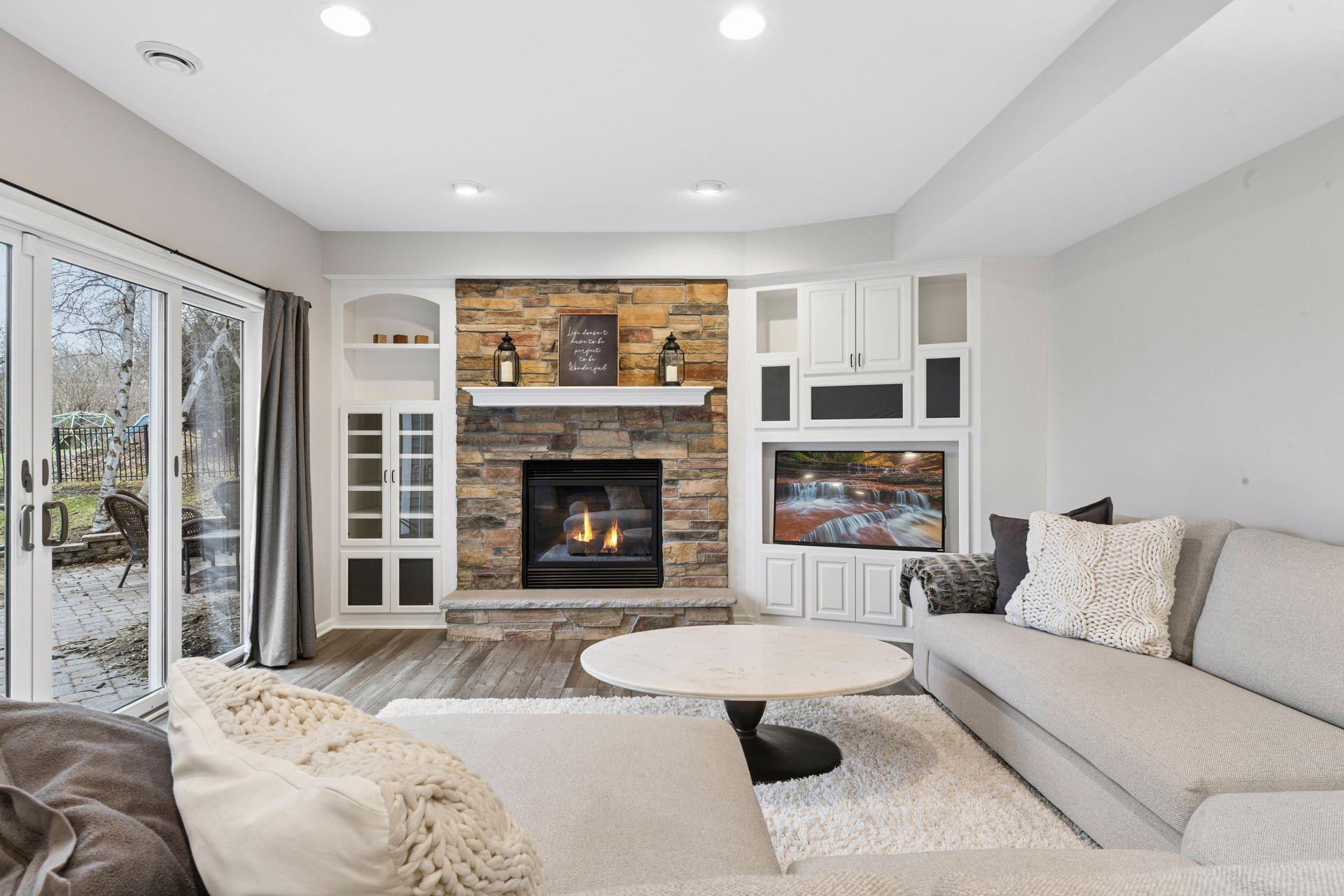 7424 Moccasin Trail