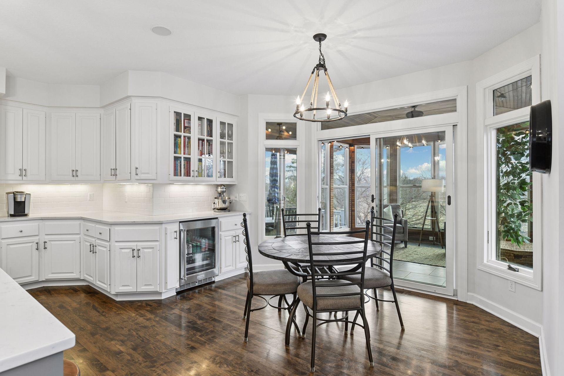 7424 Moccasin Trail